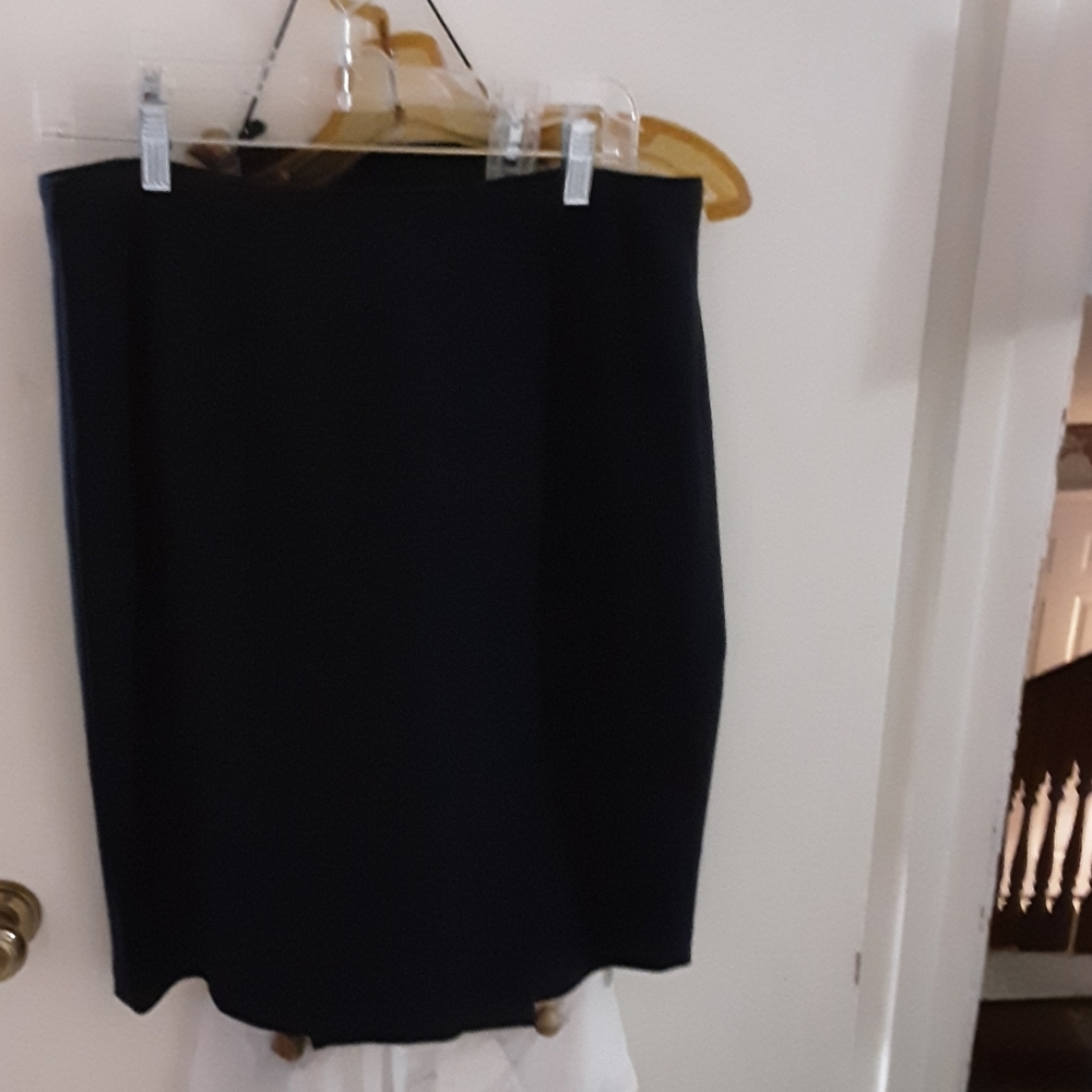 Fully Lined Dark Blue Alined Skirt by Nygard Colle
